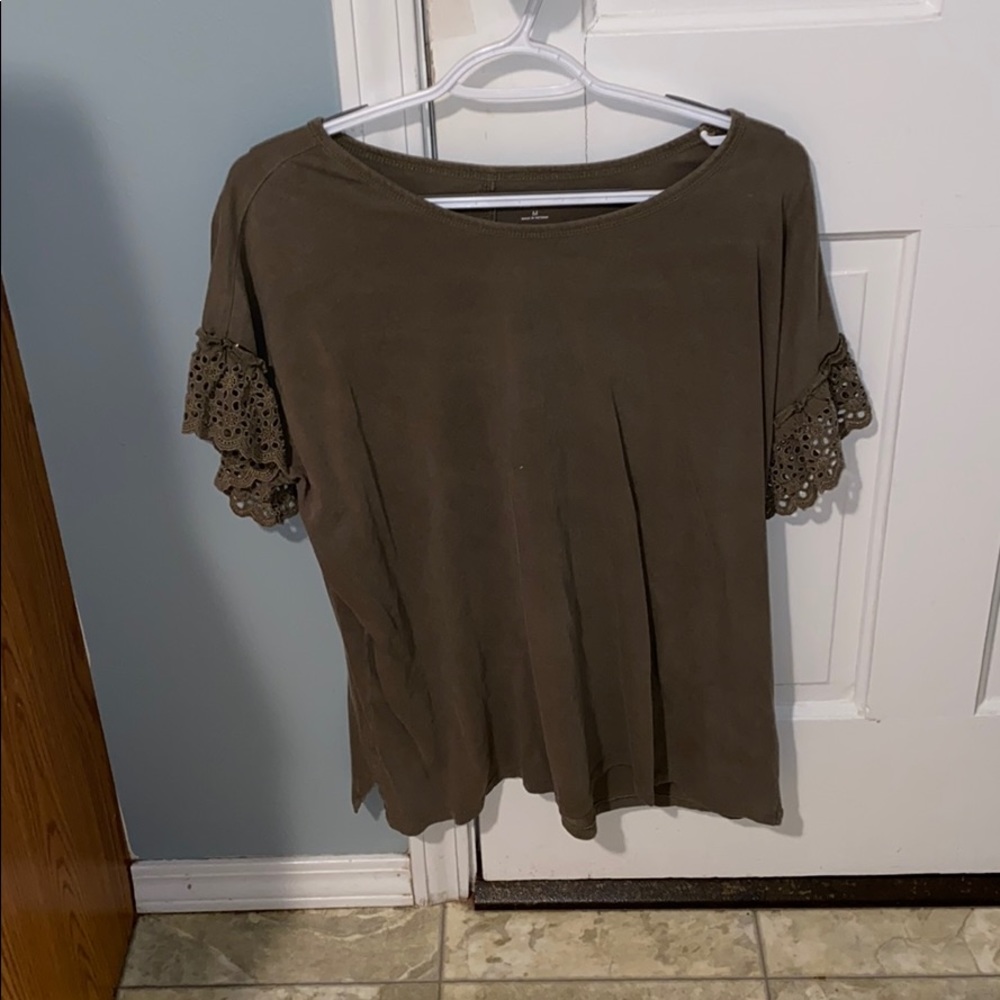 Green tee shirt